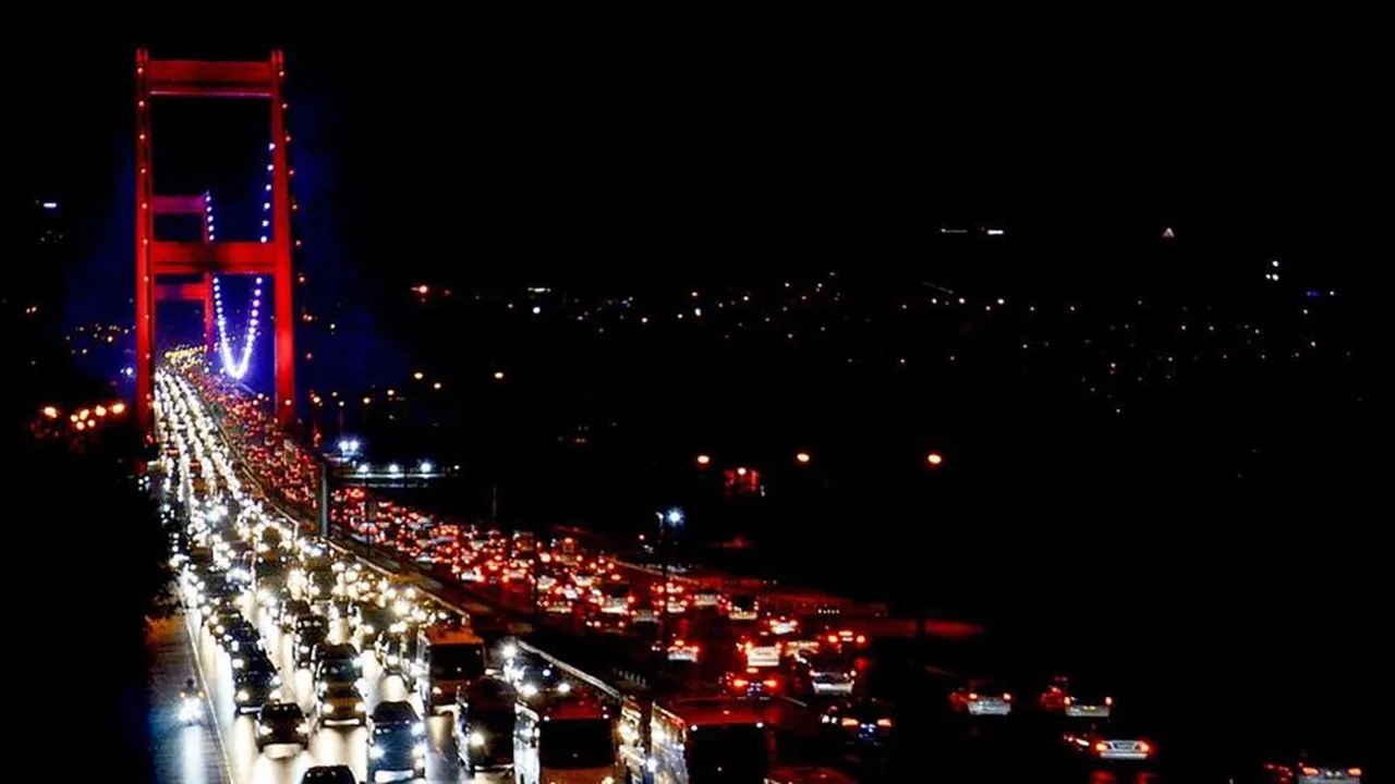 İstanbulda çile başladı! Trafik yoğunluğu yüzde 85e çıktı