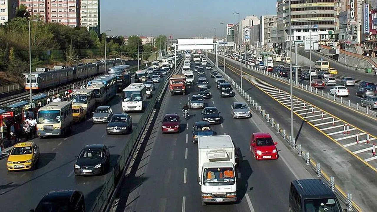İstanbulda hangi yollar kapalı, ne zaman açılacak? Trafiğe kapalı yollar Valilik tarafından duyuruldu