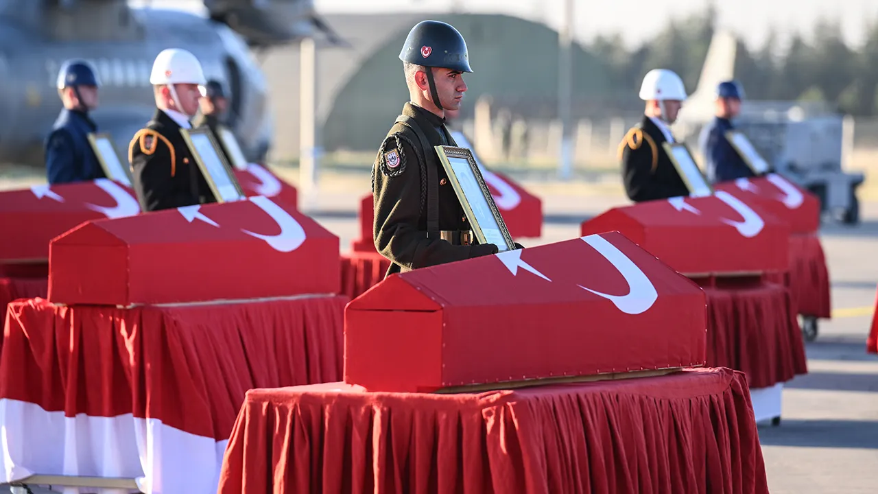 Şehitlerin kimliklerini ifşa eden emekli askerlere MSB'den ret: Sosyal medya arsızları!
