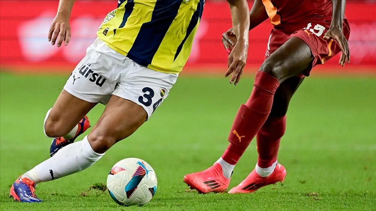 Fenerbahçe ile Galatasaray ile ligde oynanan son maç 0-0 sonuçlanmıştı