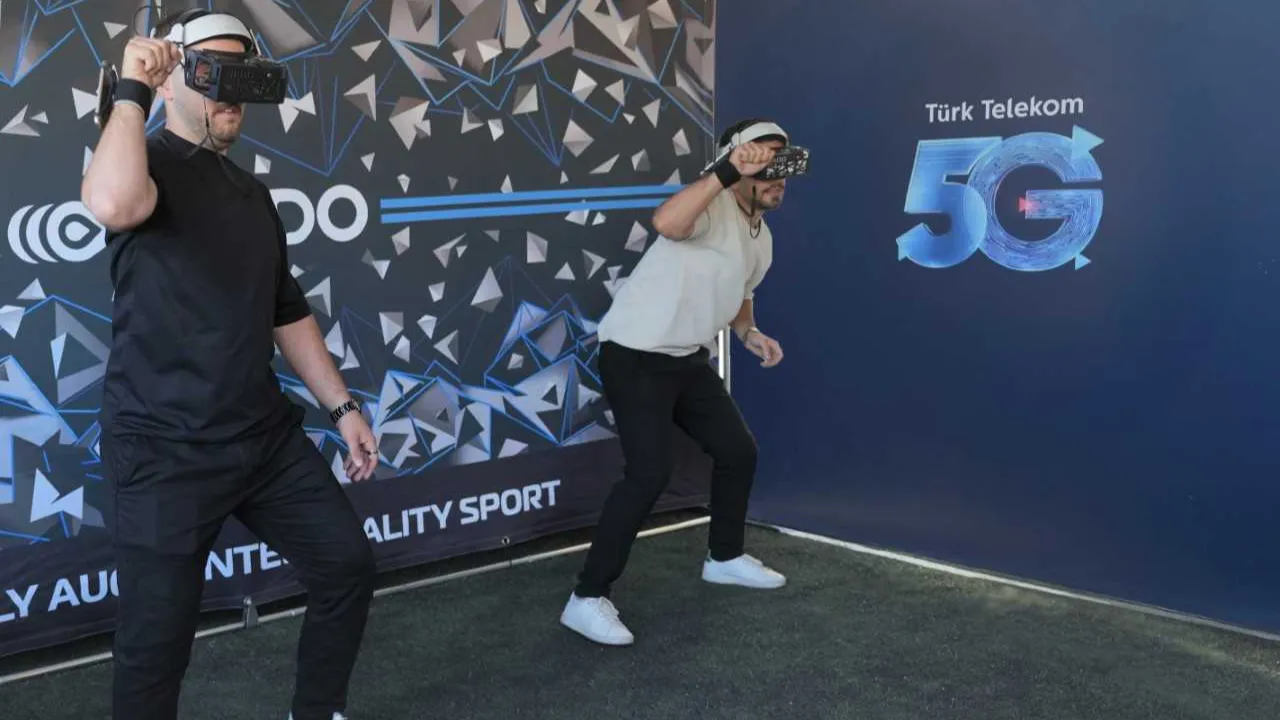 Türk Telekom, gençlik markası Selfy ile 7 farklı üniversitede ilk 5G deneyimini sundu