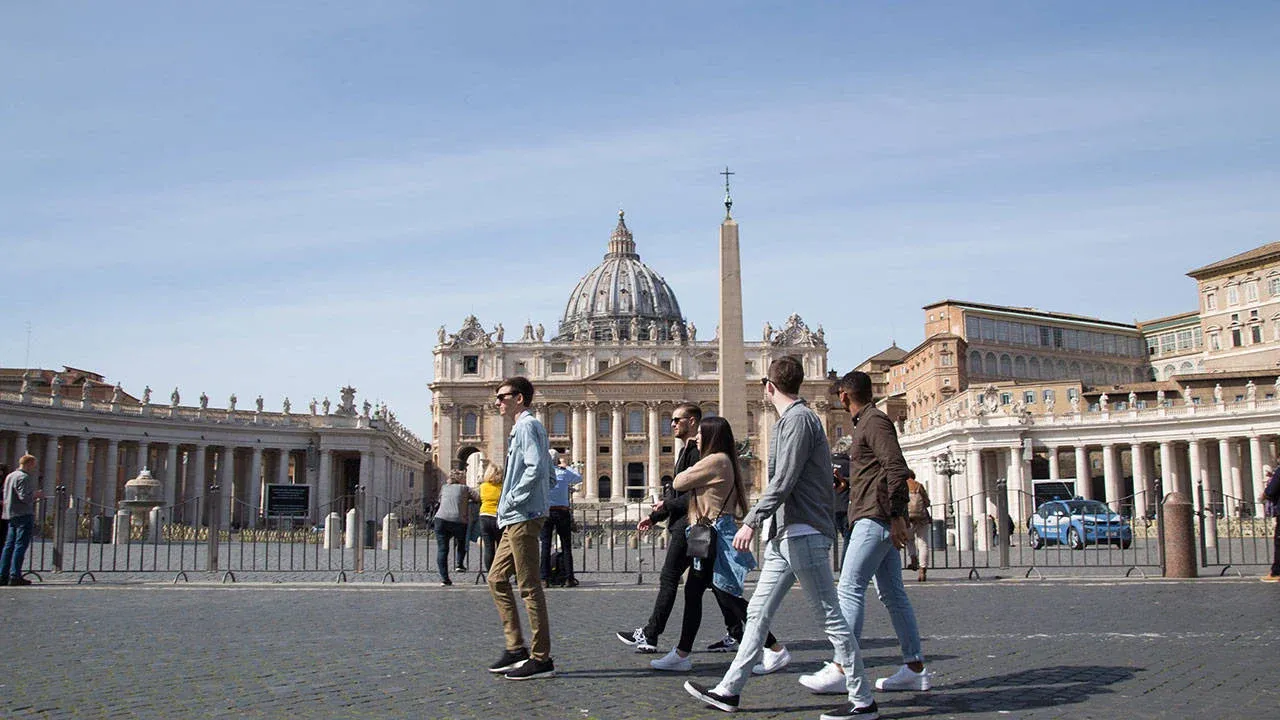 Vatikan ülke mi şehir mi, nüfusu kaç? Vatikan Devlet Başkanı Papa 14. Leo Türkiyede!