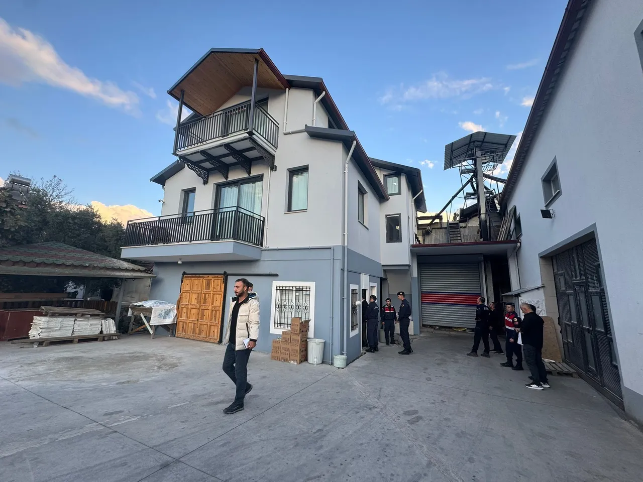 İlk incelemelere türü tespit edilemeyen gaz bulundu