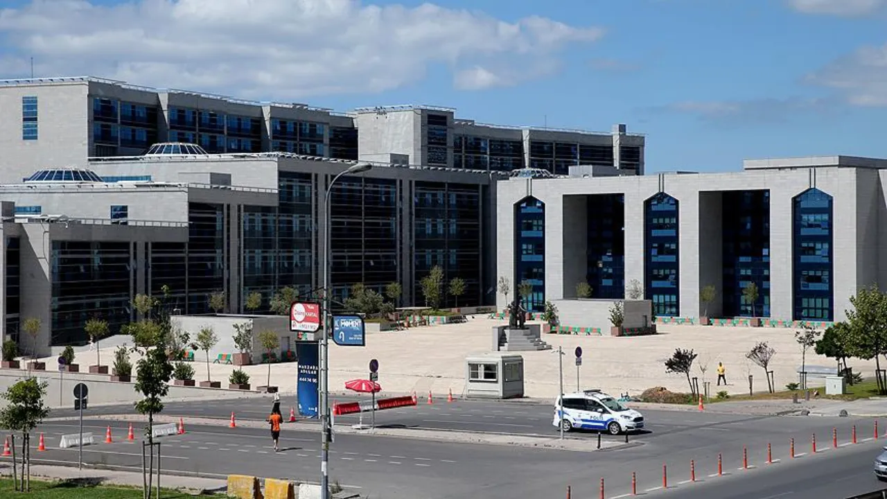 450 sosyal medya hesabı ve internet sitesi kapatıldı