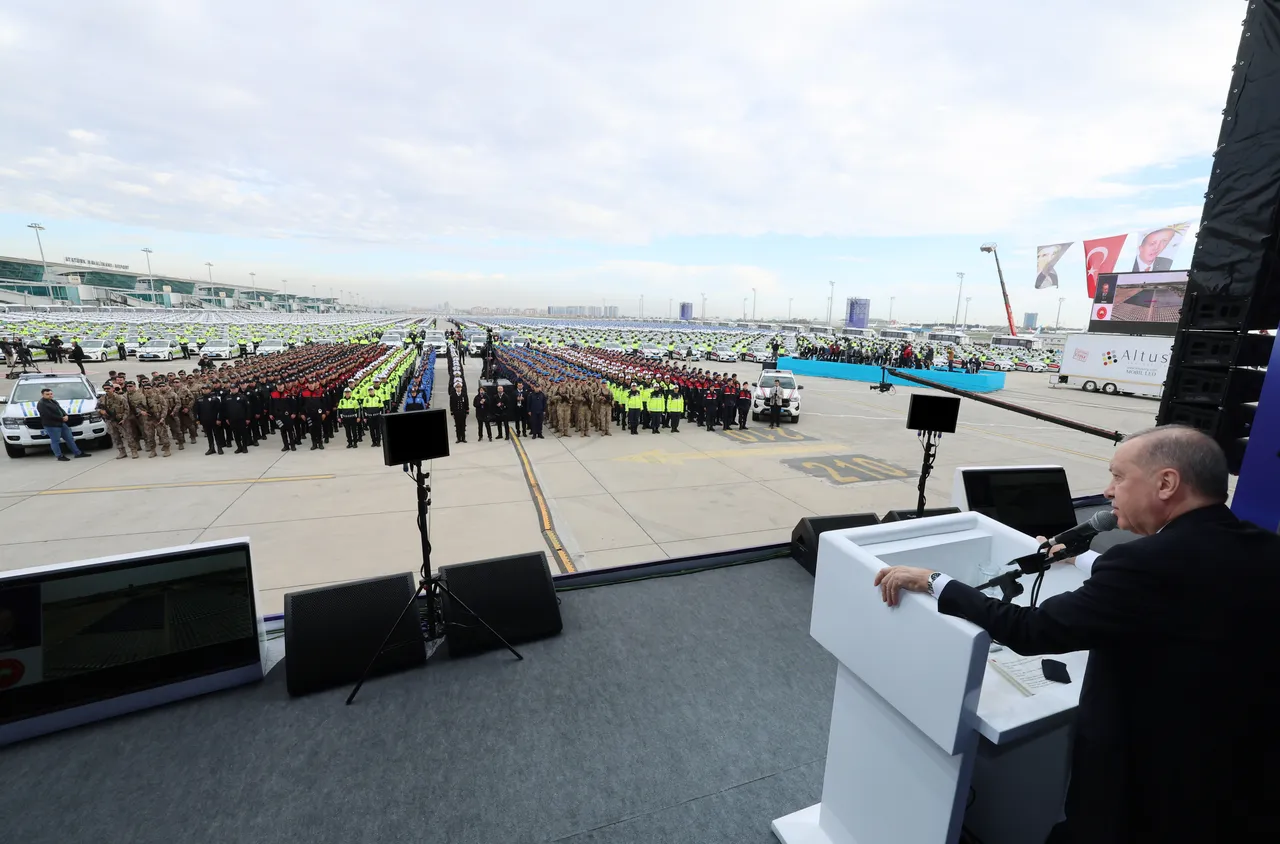 9200 araç teslim edildi! Cumhurbaşkanı Erdoğan teşkilata seslendi: 23 yılda yanlışlara son verdik