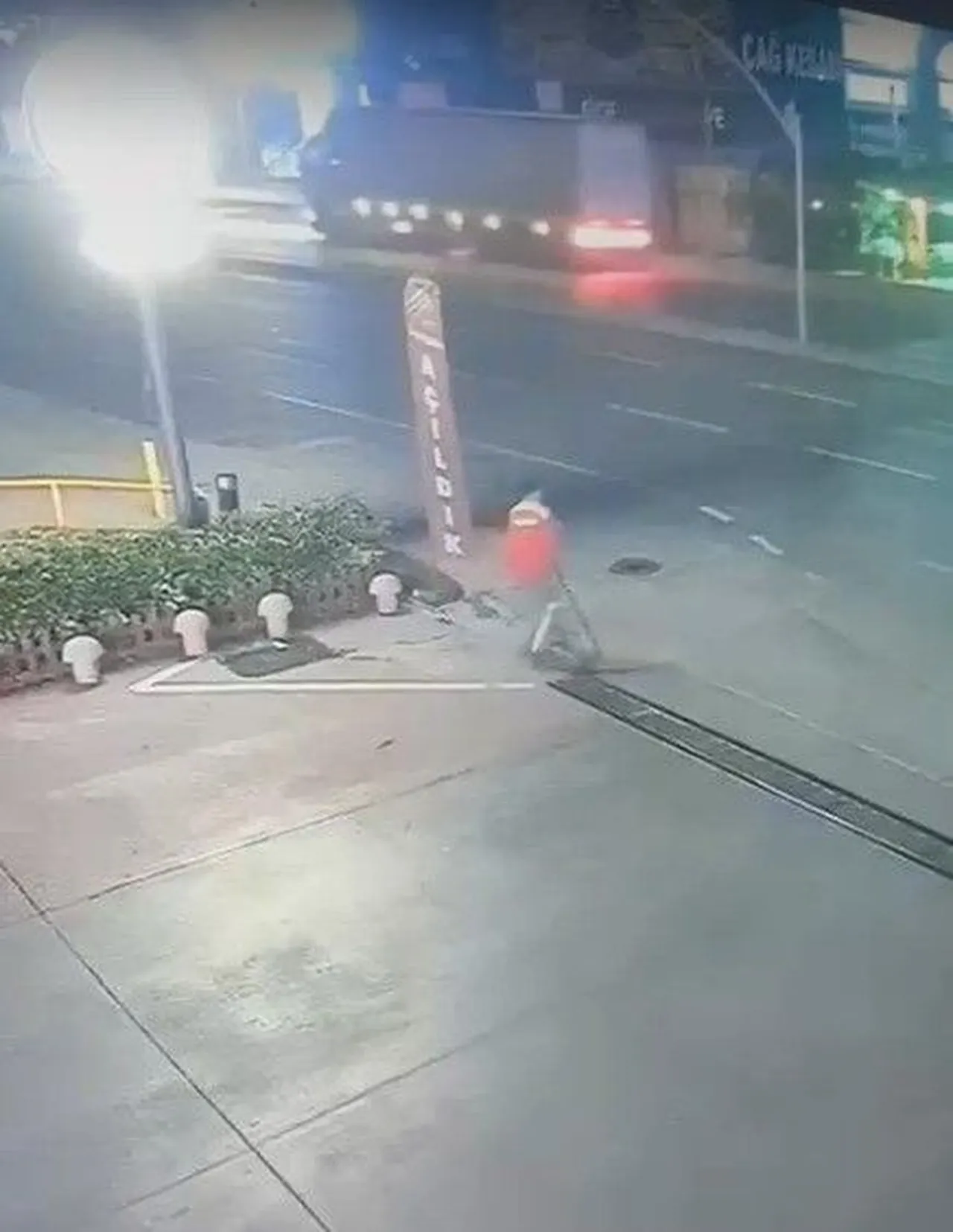 Darp edilen pompa görevlisi dışarı çıktı