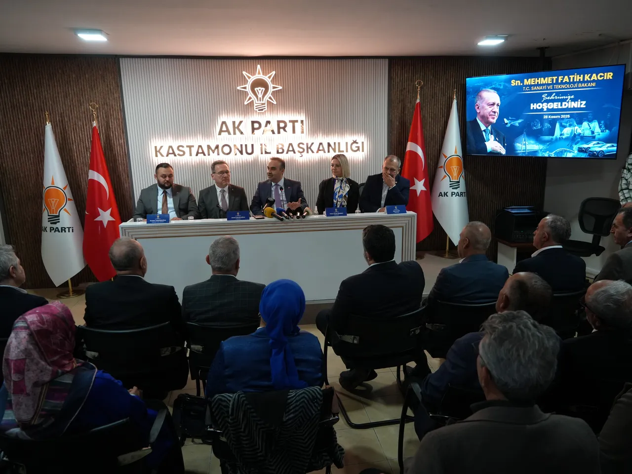 Bakan Kacırdan dikkat çeken mesaj: Küresel pazarın yüzde 68i Türkiyenin elinde