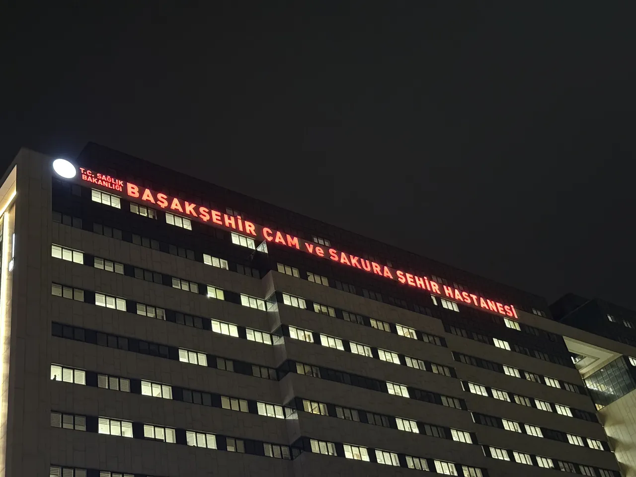 Başakşehir’de okulda zehirlenme vakası! Öğrenciler hastanelik oldu, kantinci çift gözaltına alındı