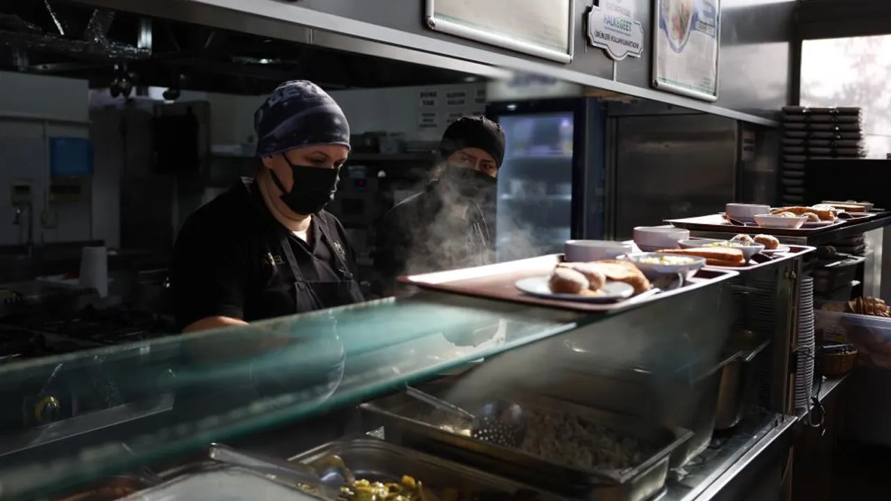 Belediyeden Havuz Kafe! 4 çeşit yemek 75 TL