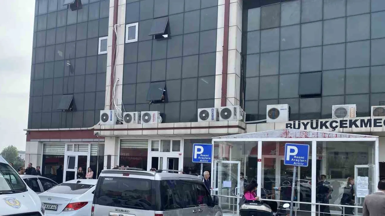 Boşanma davasının ardından ortalık karıştı! Bir kişi bıçaklandı