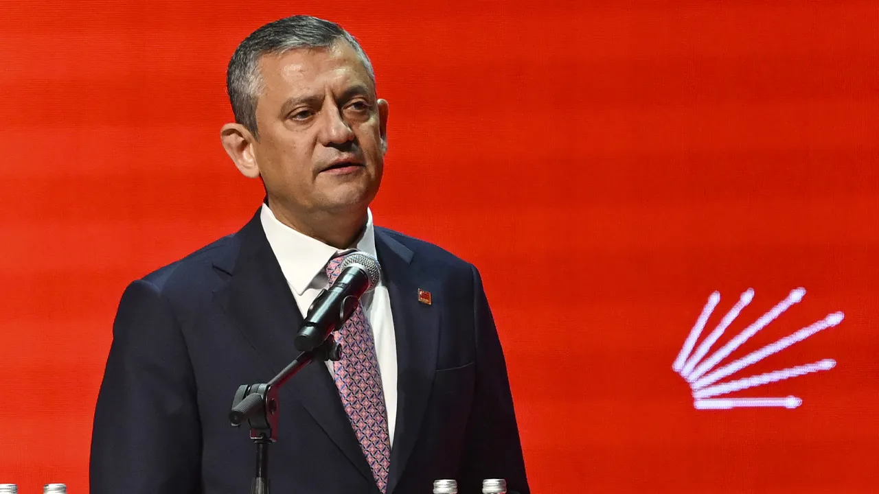 CHP 39. Olağan Kurultayı başladı! Özgür Özel'den 'genel başkanlık' çağrısı