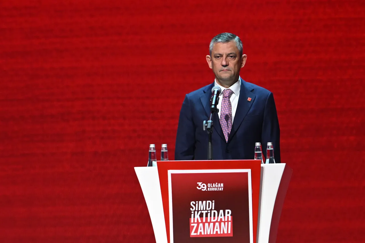 CHP 39. Olağan Kurultayı başladı! Özgür Özelden genel başkanlık çağrısı