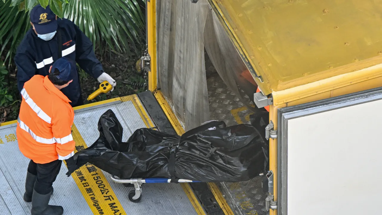 Çin'i sarsan felaket! Hong Kong yangınının görüntüleri facianın boyutunu gözler önüne serdi