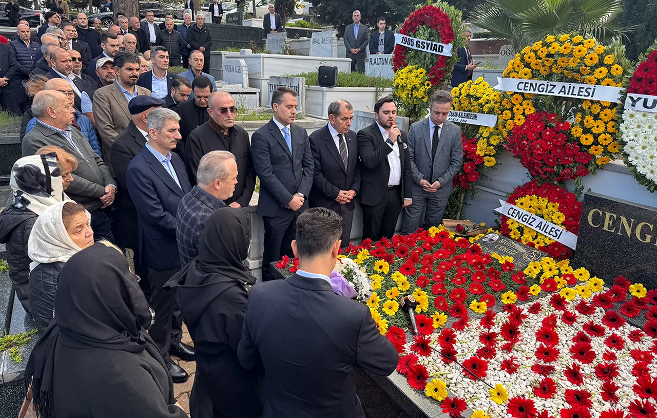Anma törenine; Galatasaray'dan Dursun Özbek, İbrahim Hatipoğlu, Abdullah Kavukcu, Abdurrahim Albayrak ve Yusuf Günay katıldı