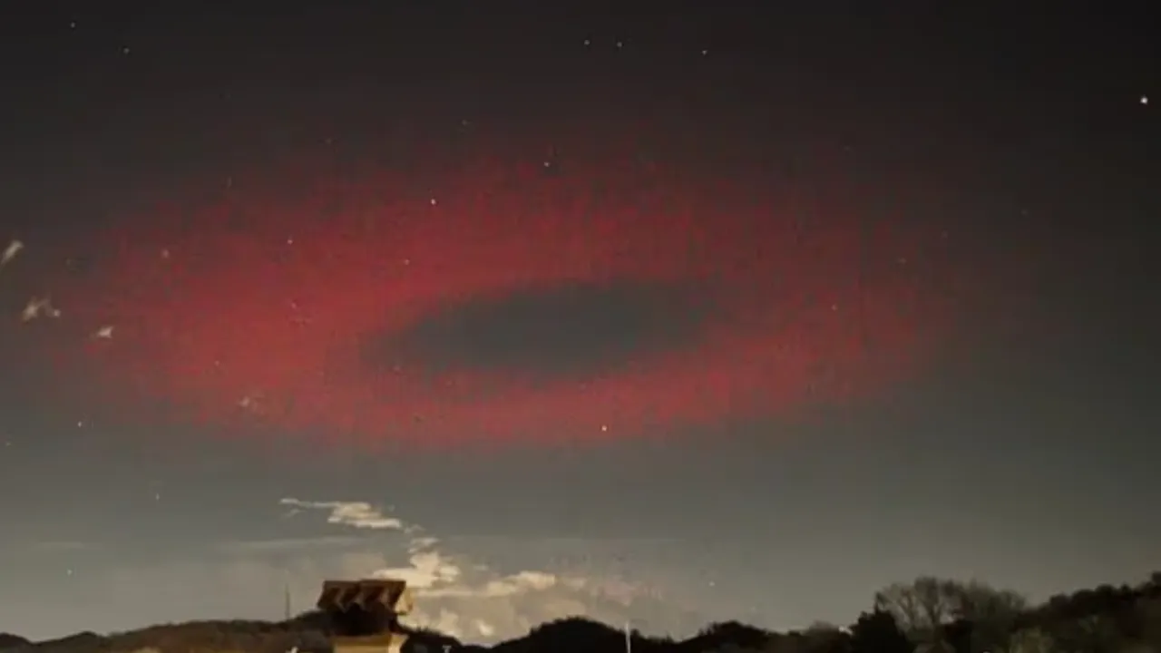 Gökyüzünde  gizemli hale  belirdi: Bilim insanları şaşkın
