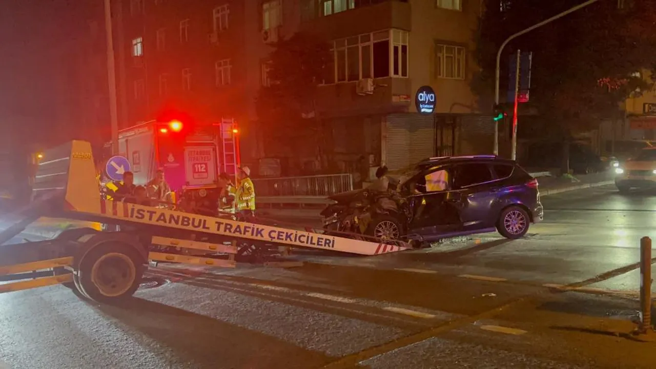 Kaza sonrası otomobilde büyük hasar oluştu