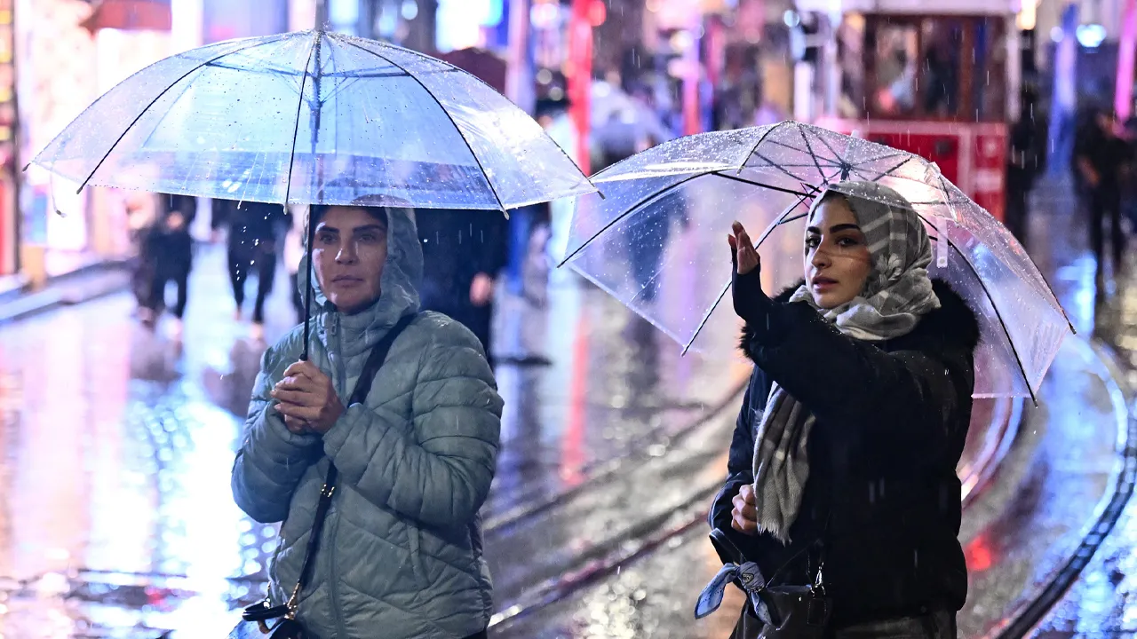 Meteoroloji'den hafta sonu uyarısı! Yurdun tamamında sel, sağanak ve fırtına var