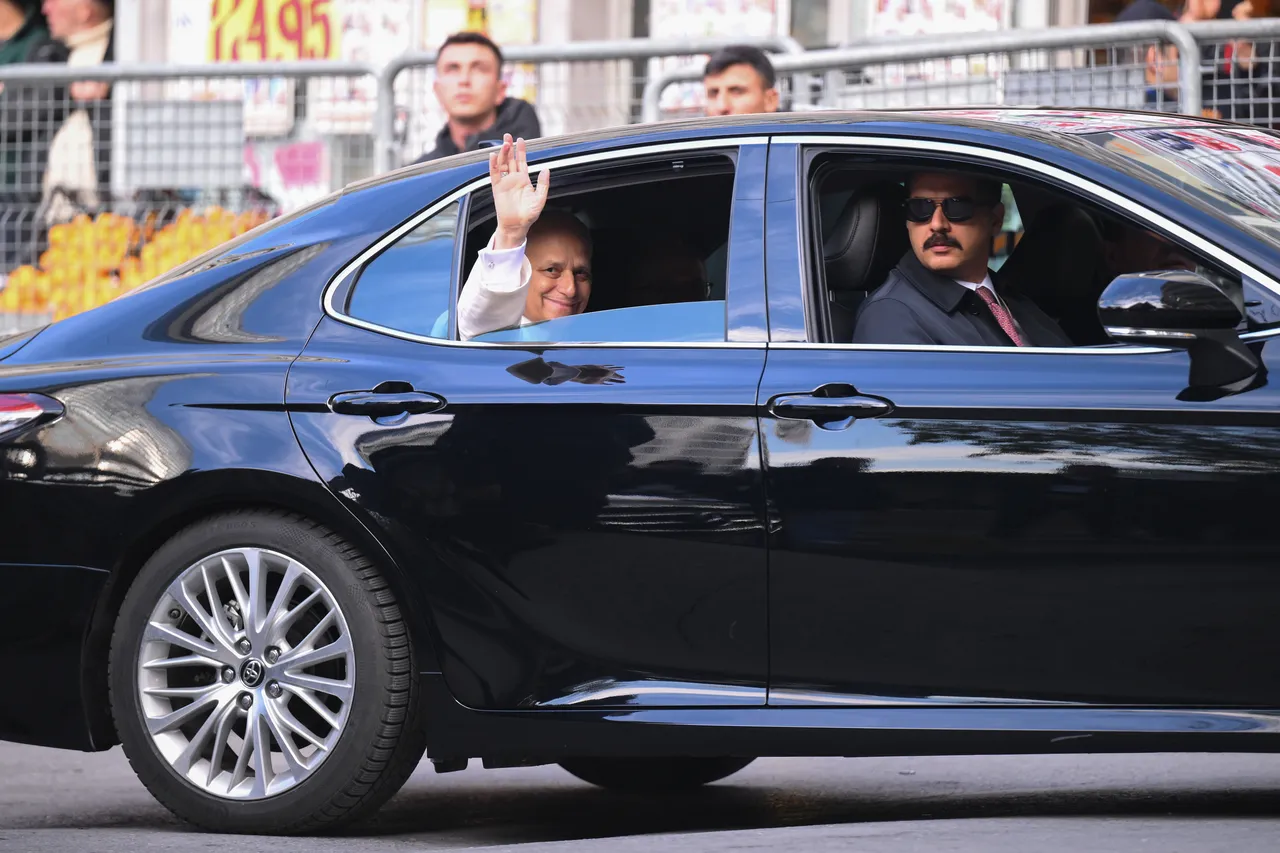 Papa İznike gidiyor! İlçede kuş uçurtulmuyor, suyun altı bile didik didik arandı