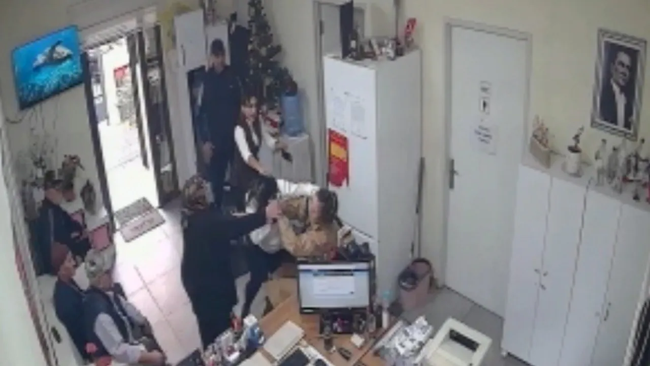 Sigortalı çalıştığı için fakirlik belgesi alamadı! Hıncını muhtardan çıkardı