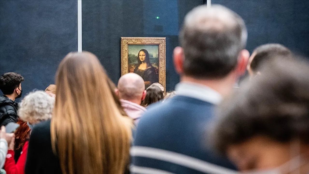 Soygunun faturası ziyaretçilere kesildi: Louvre Müzesinden büyük zam