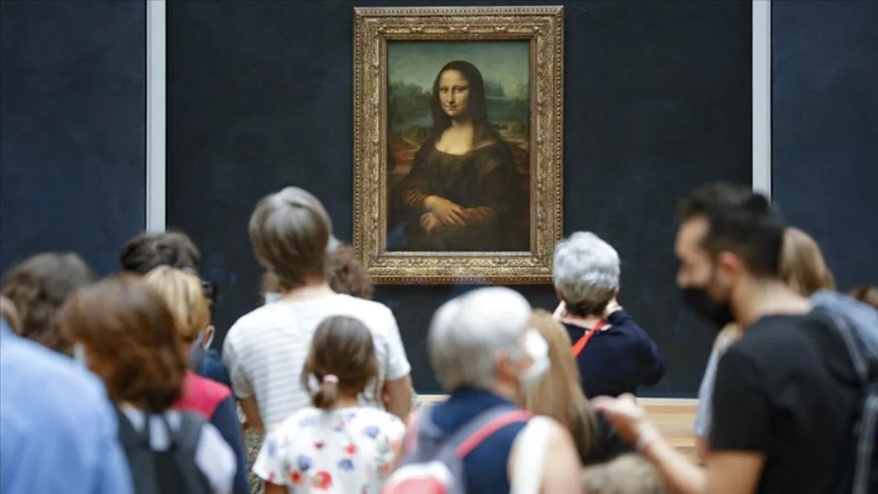 Soygunun faturası ziyaretçilere kesildi: Louvre Müzesinden büyük zam