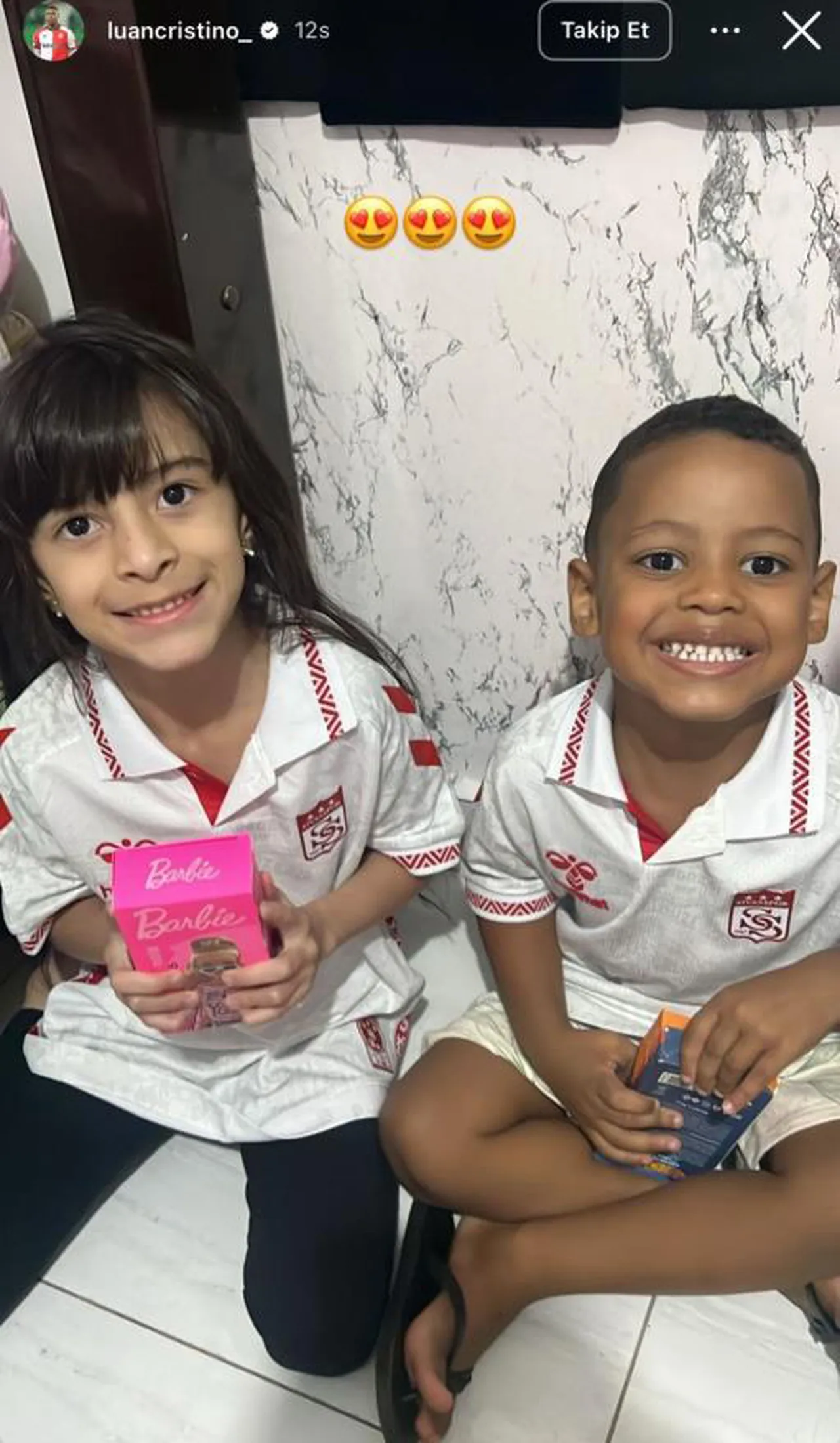 Brezilyalı futbolcu, çocuklarının Sivasspor formalı fotoğrafını paylaştı