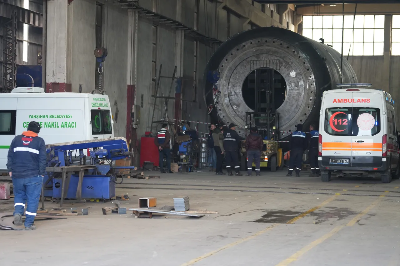 2 işçi 3 tonluk sacın altında can verdi! Gözaltılar var