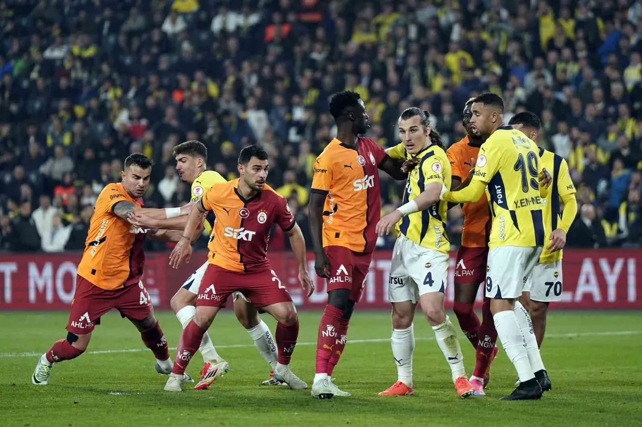 Fenerbahçe ile Galatasaray arasında oynanan son lig maçı 0-0 sonuçlandı
