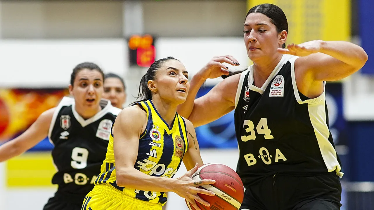 Fenerbahçe, Beşiktaş'ı farklı devirip 7'de 7 yaptı