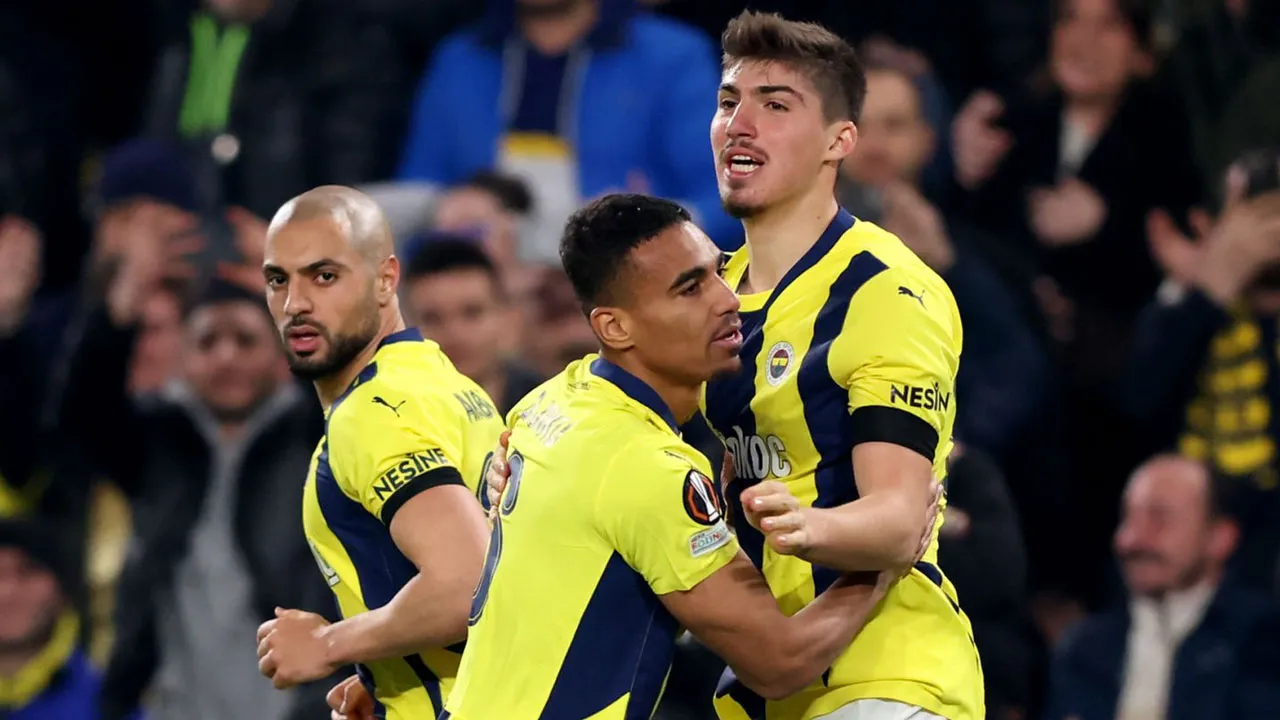 Fenerbahçe'nin eski yıldızından ezeli rakibe mesaj: Beni transfer edin