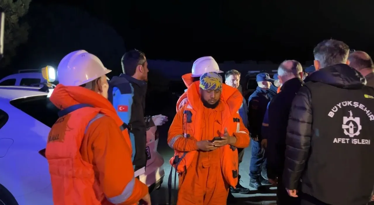 KAIROS ve VIRAT tankerleri Karadeniz’de patladı! Rusya'ya gözdağı mı verildi? Uzman isim açıkladı