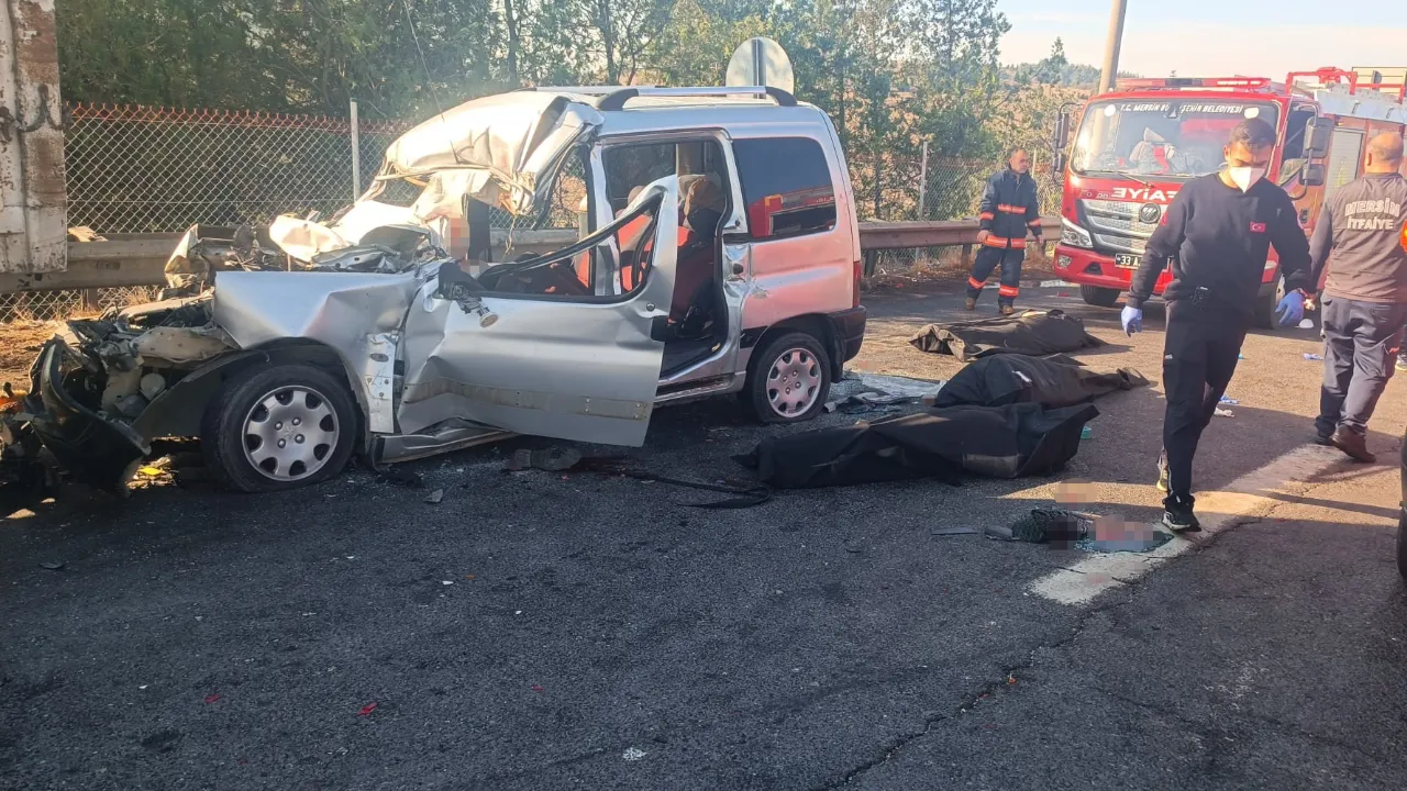 Mersin'de feci kaza! 3 kişi öldü, 3 kişi de yaralandı