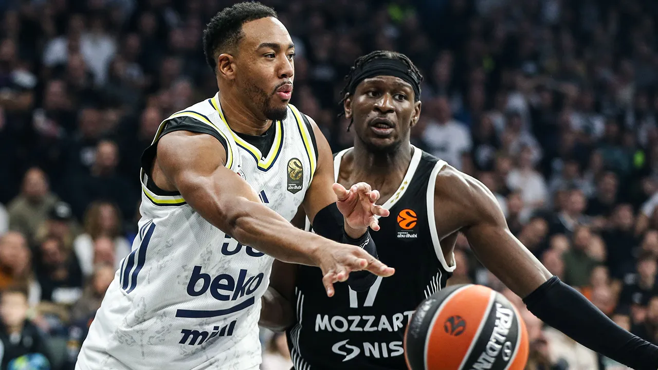 Partizan maçındaki skandal pankarta komik ceza
