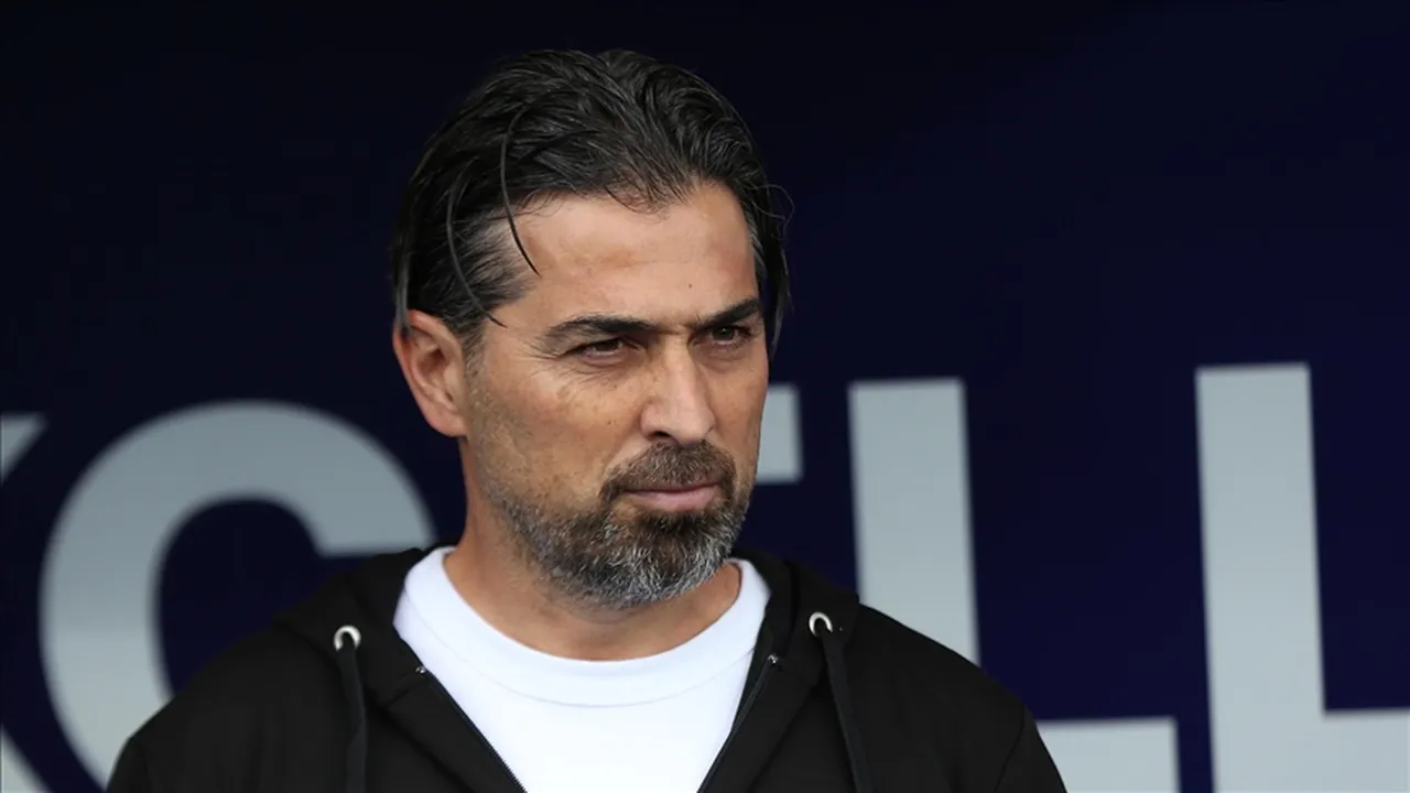 İlhan Palut, takımın yeni bir sese ihtiyacı olduğunu belirterek 2.5 yıllık görevinden ayrıldığını açıkladı