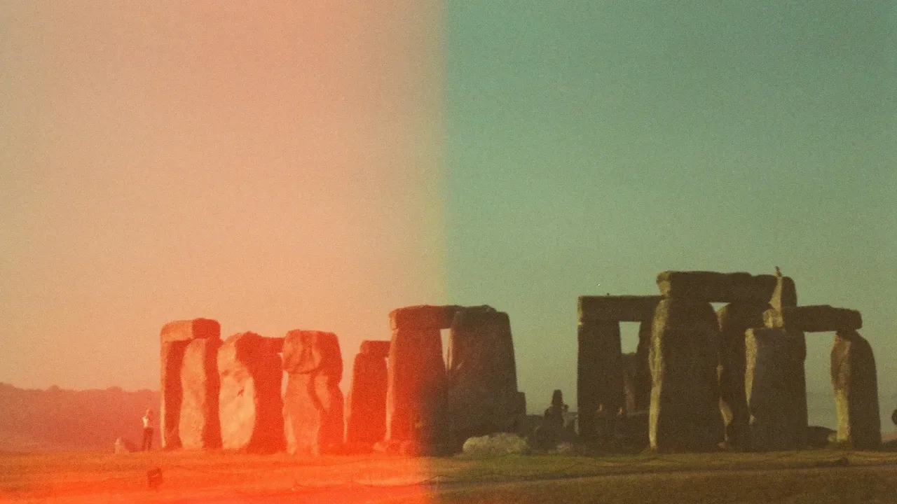 Stonehenge etrafında gizemli bir halka bulundu! Ölüler ile iletişim kurmak için mi kullanıldı?