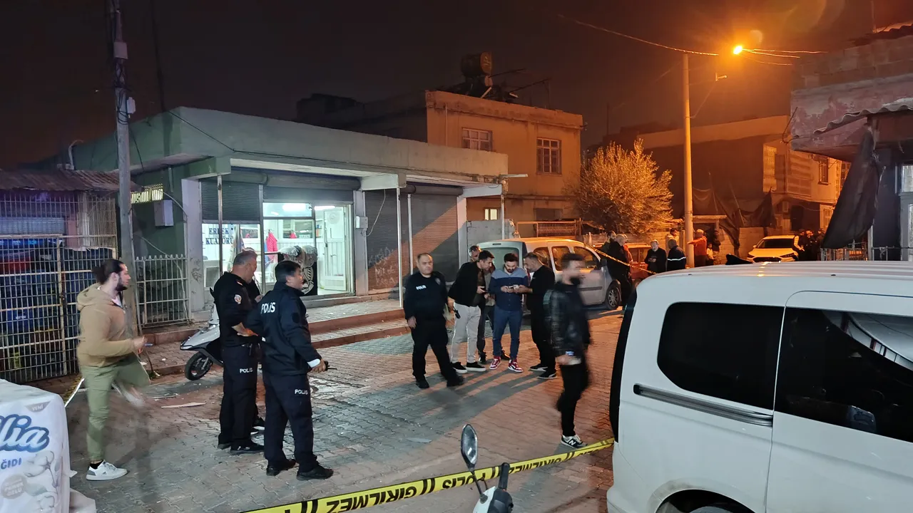 Adana'da bir berberde çatışma çıktı! Ölü ve yaralılar var