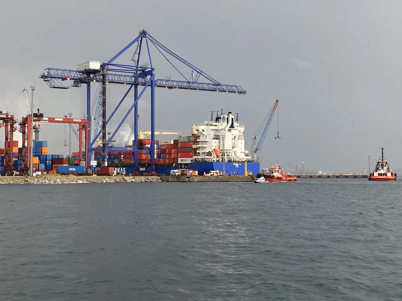 Tekne alabora oldu, iki kişiden biri kayboldu