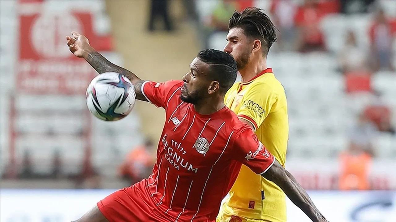 Antalyaspor - Göztepe maçı hangi kanalda, nerede izlenir, ne zaman? Muhtemel 11 belli oldu!