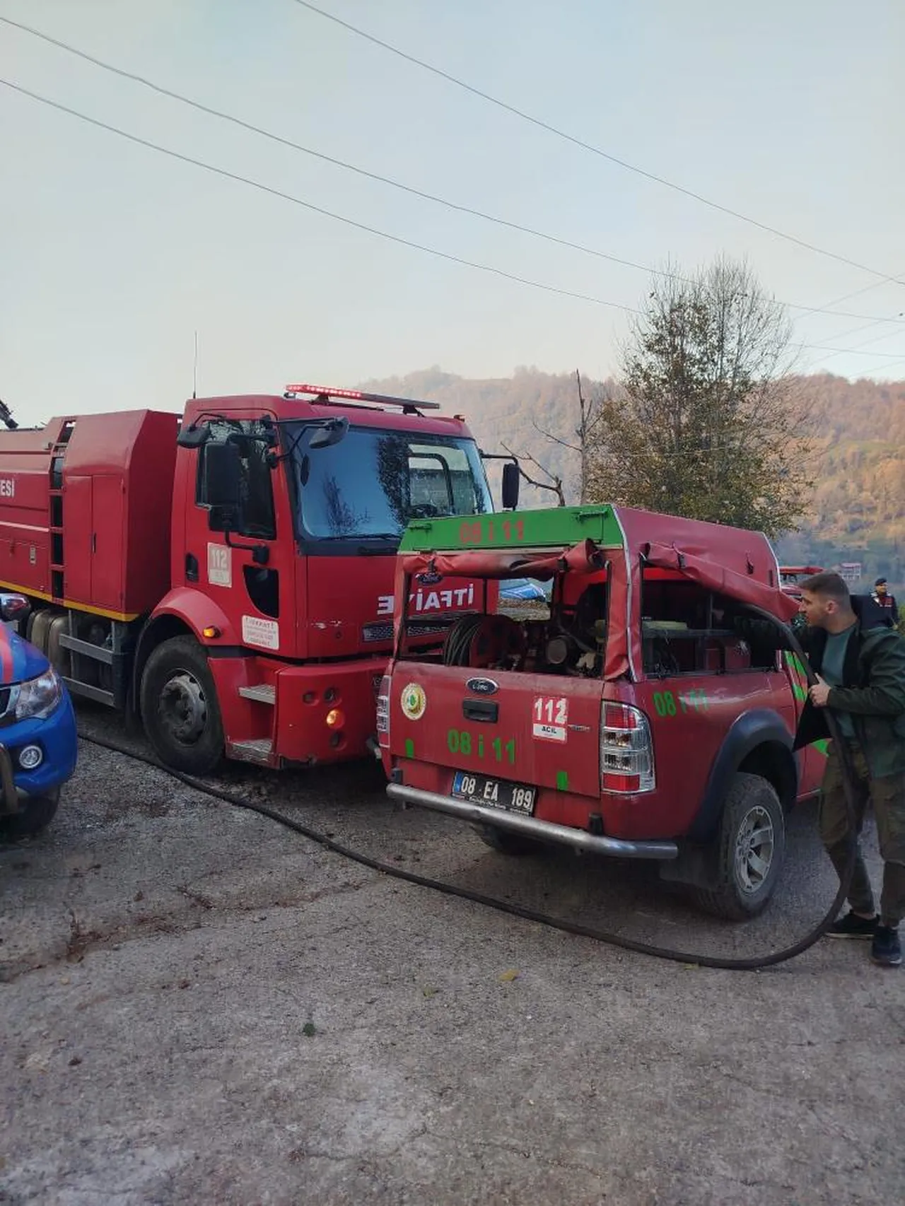 Artvin'de ziraat alanınca başlayan yangın ormana sıçradı