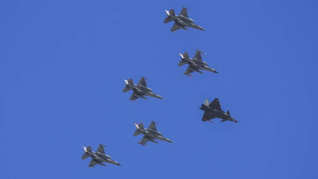 Bayraktar KIZILELMA hava-hava füzesiyle dünyada ilke imza attı