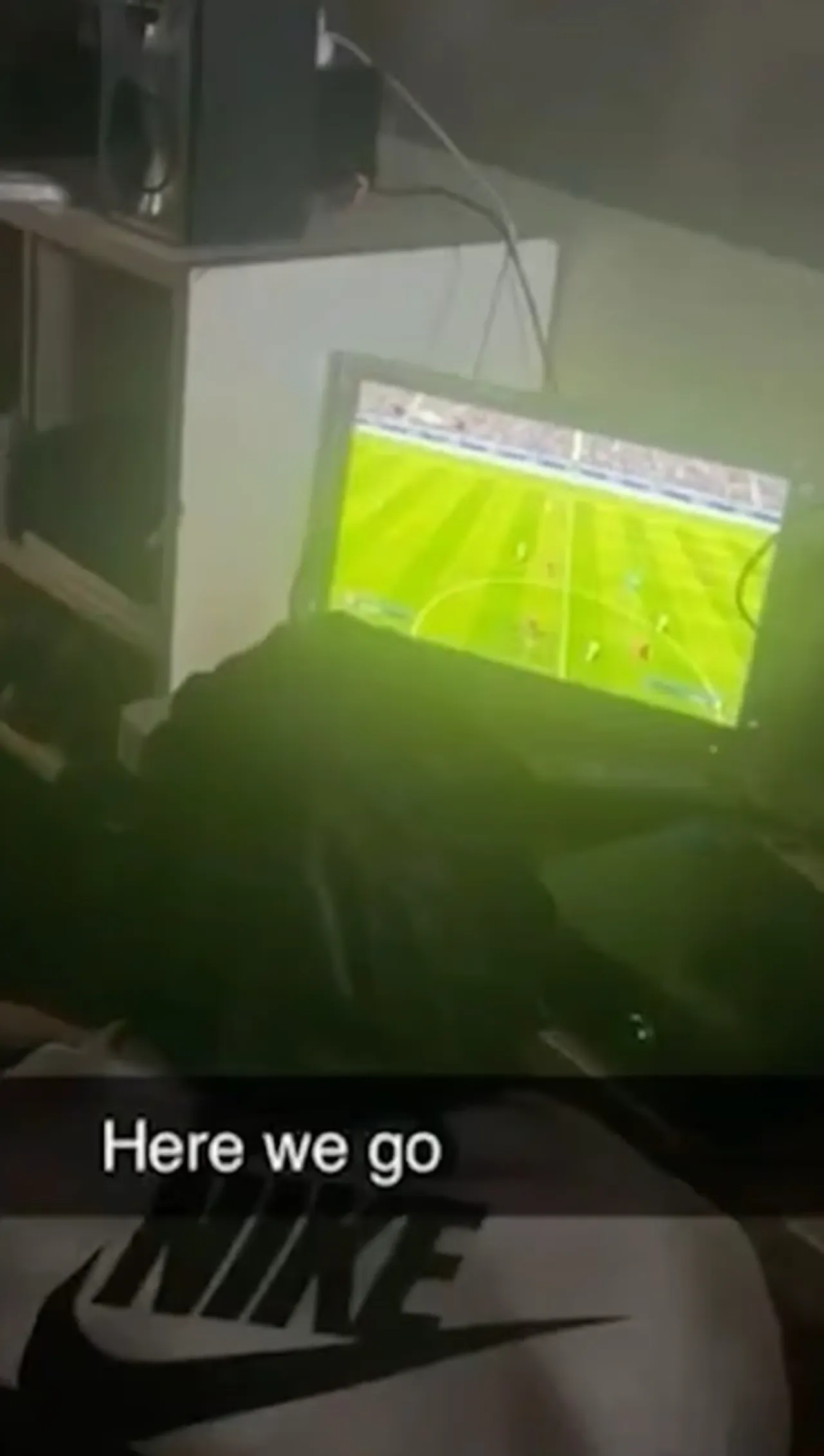 Gardiyan, mahkum ile hücrede FIFA oynadı!  Burası tatil kampı değil