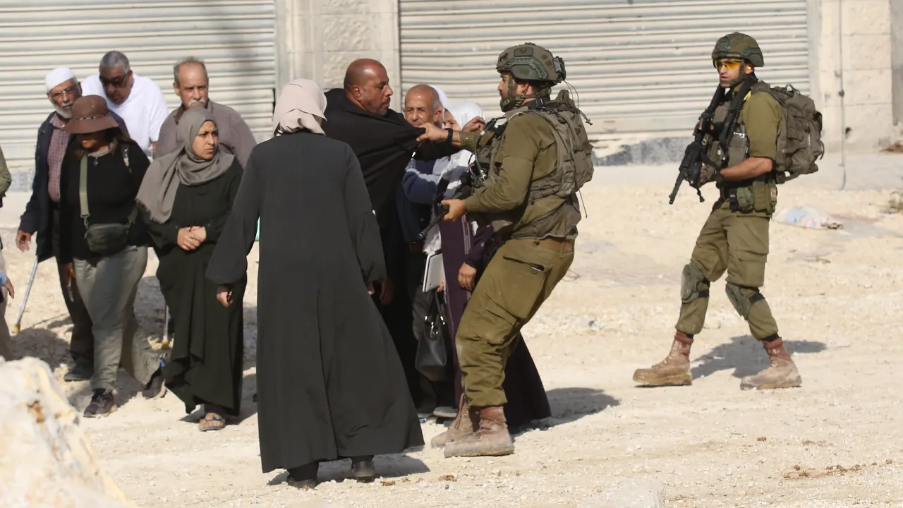 Her hafta yüzlerce Filistinliye gözaltı