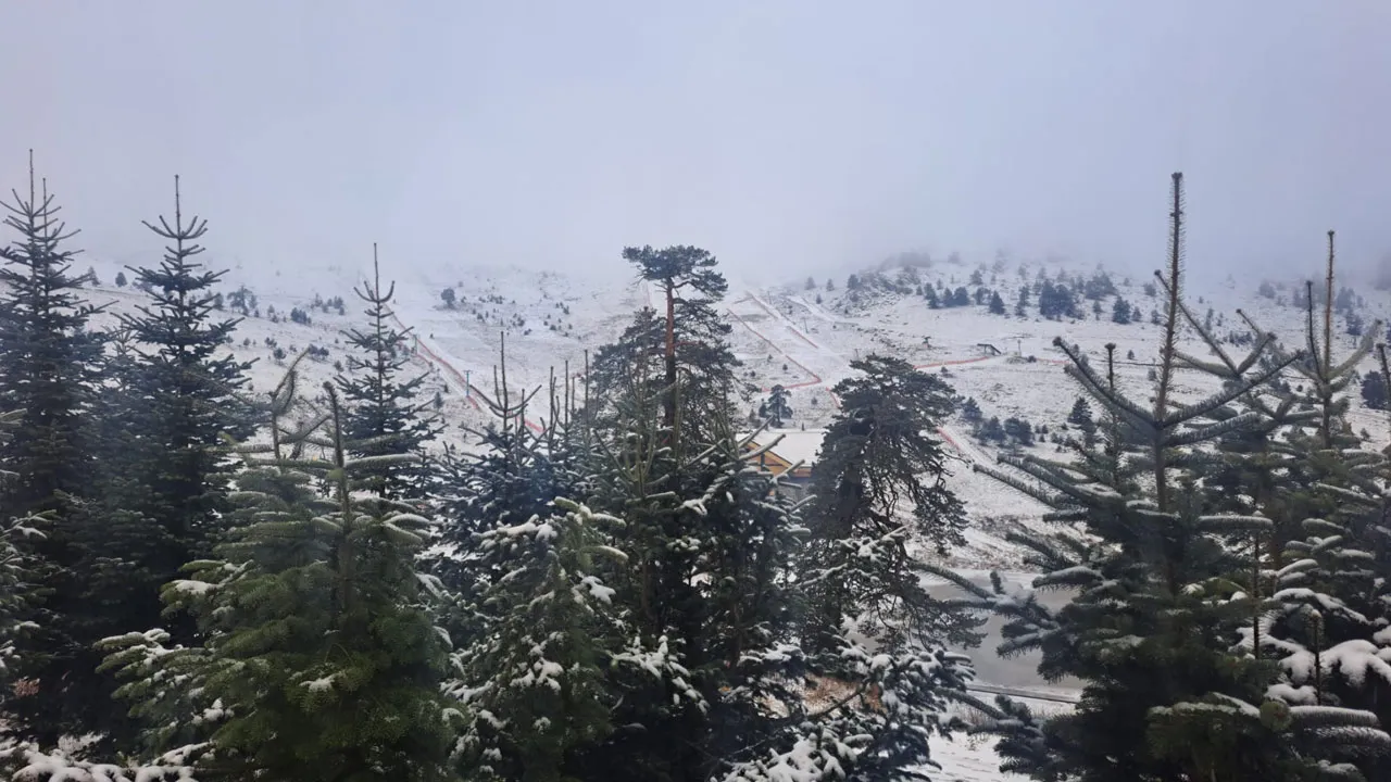 Kar, İstanbul'a yaklaştı: Bolu'nun yüksek kesimleri beyaza büründü