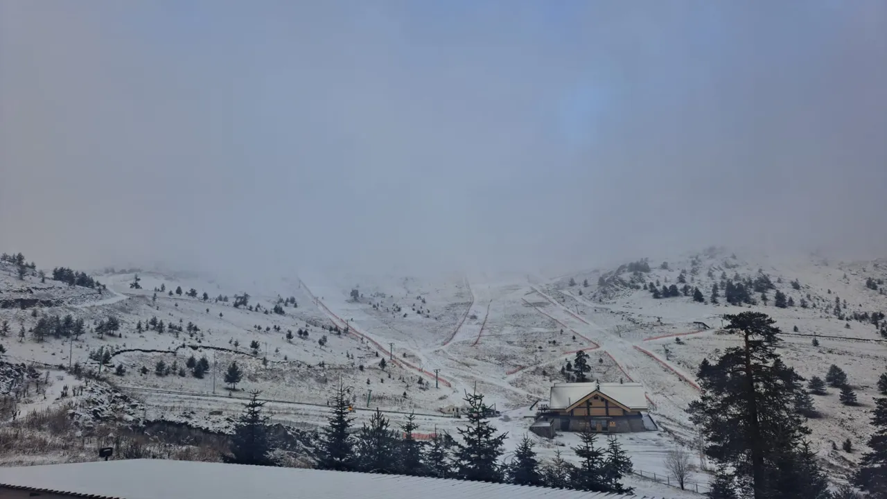 Kar, İstanbul'a yaklaştı: Bolu'nun yüksek kesimleri beyaza büründü
