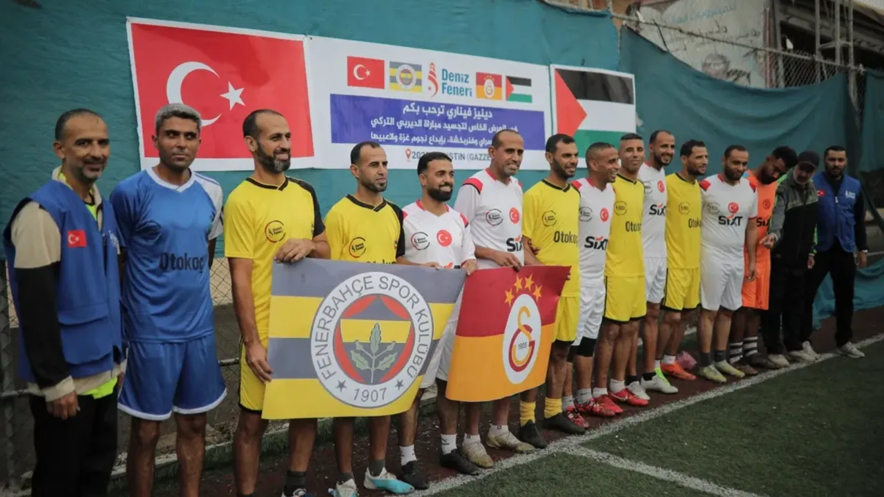 Katliamın gölgesinde Türk derbisi! Gazzeliler GS–FB maçıyla nefes aldı