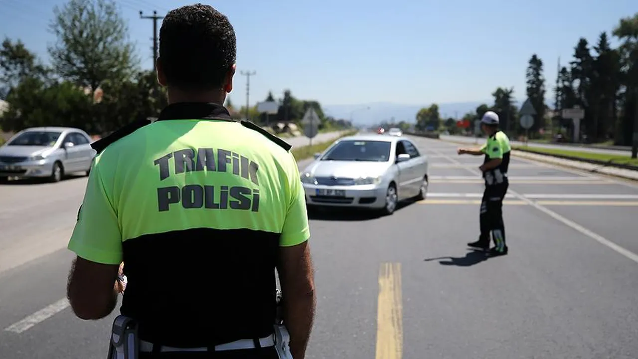Trafik polisi kontrol noktası