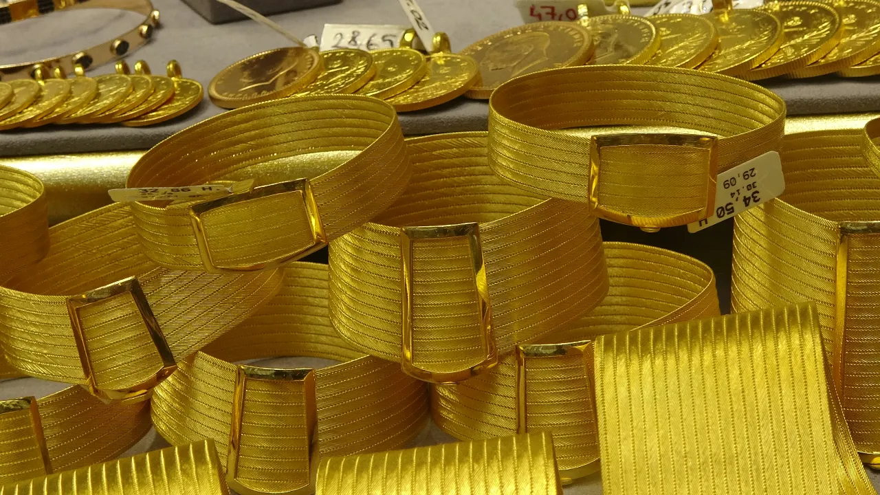 Altınları çalınan kadın polise koştu! Hırsız en yakını çıktı