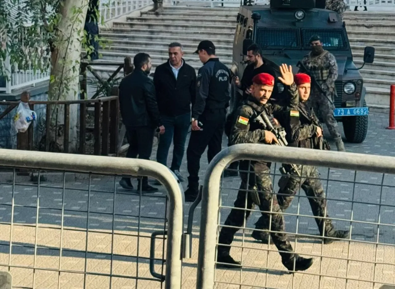 Barzani'nin Şırnak'a getirdiği peşmergeler gündem oldu! Cumhurbaşkanı başdanışmanlarından tepki geldi