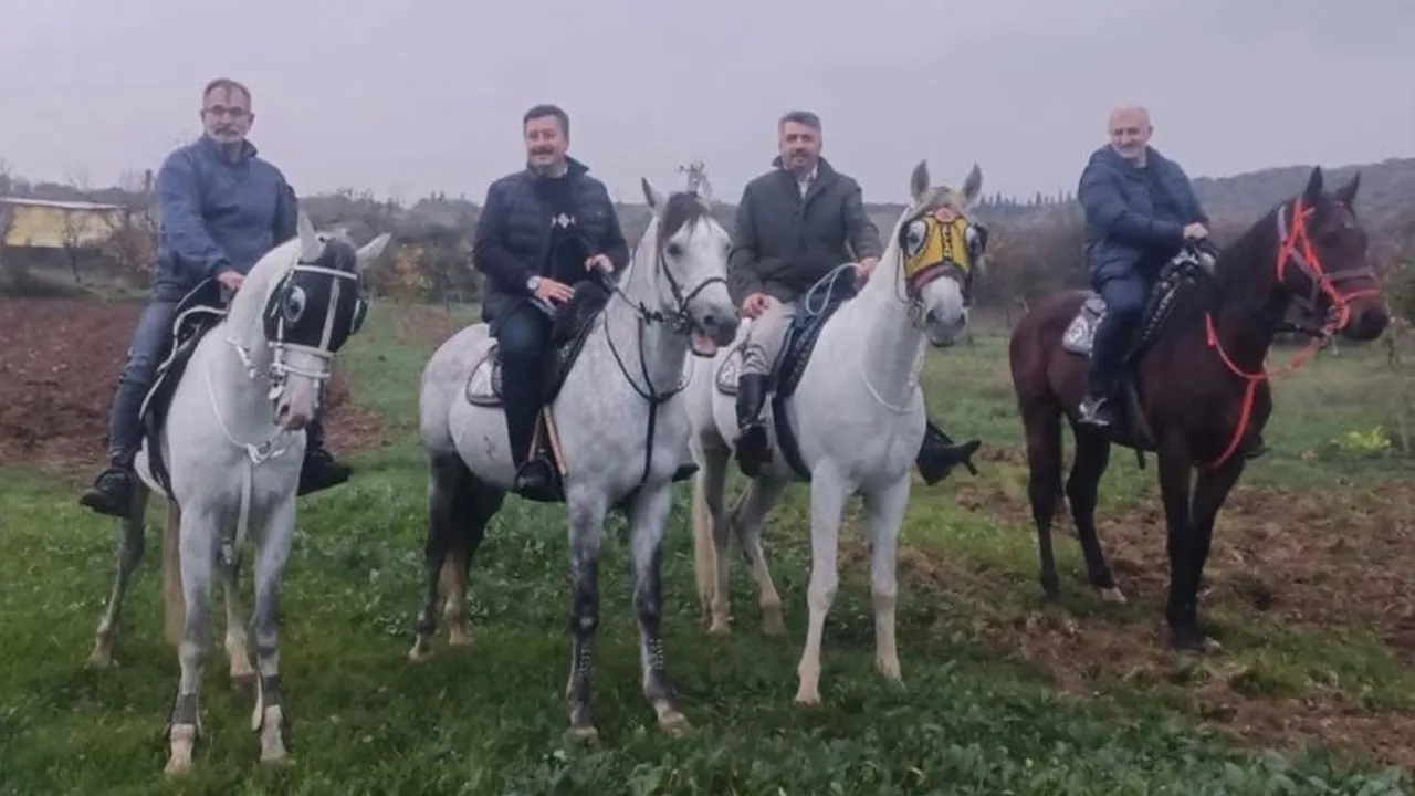 Belediye başkanları at sırtında stres attı