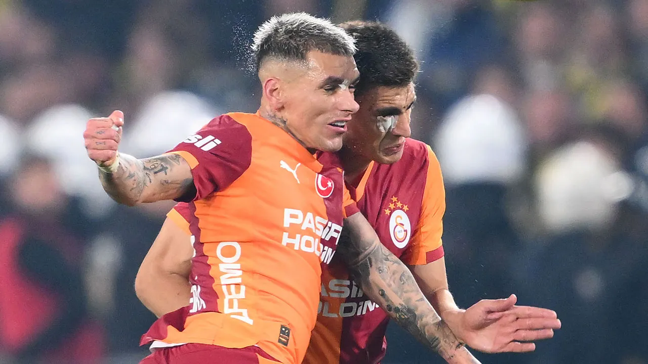 Galatasaray'da talihsiz sakatlık: Sedyeyle çıktı
